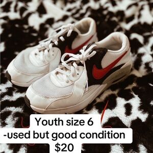 Nike youth 6